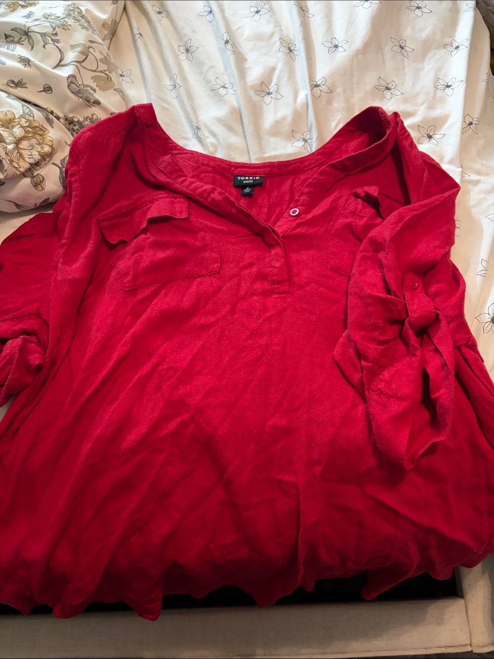 Torrid Harper Women’s Red Long-Sleeve Button-Detail Top